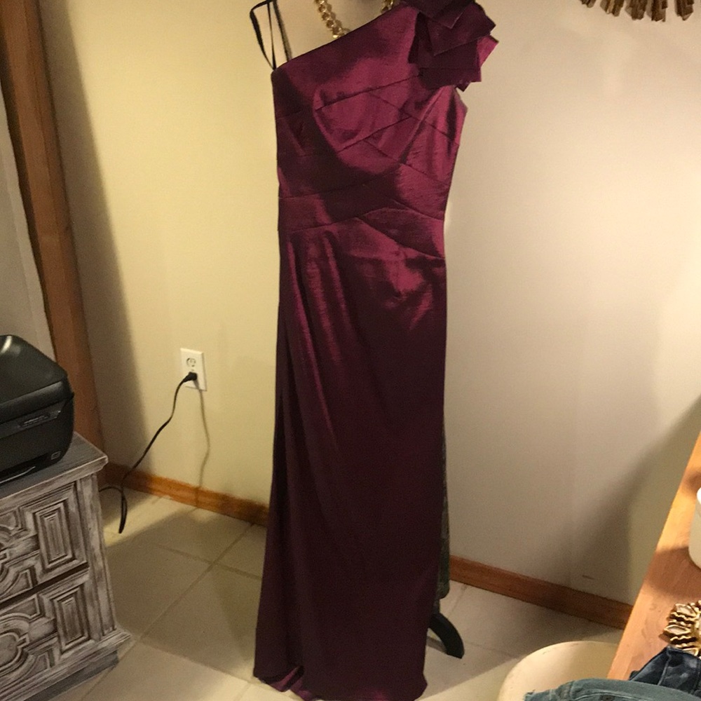 Jessica Mclintock one shoulder gown in purple